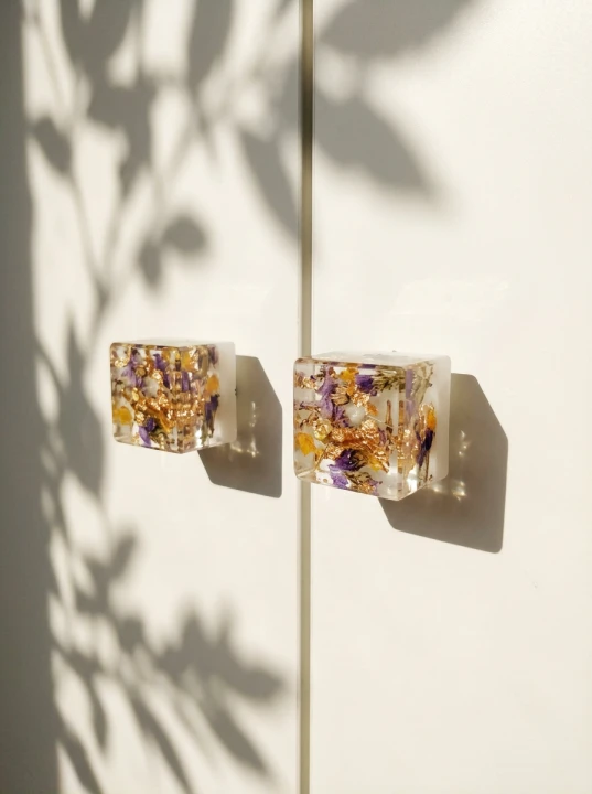 furniture knobs.png